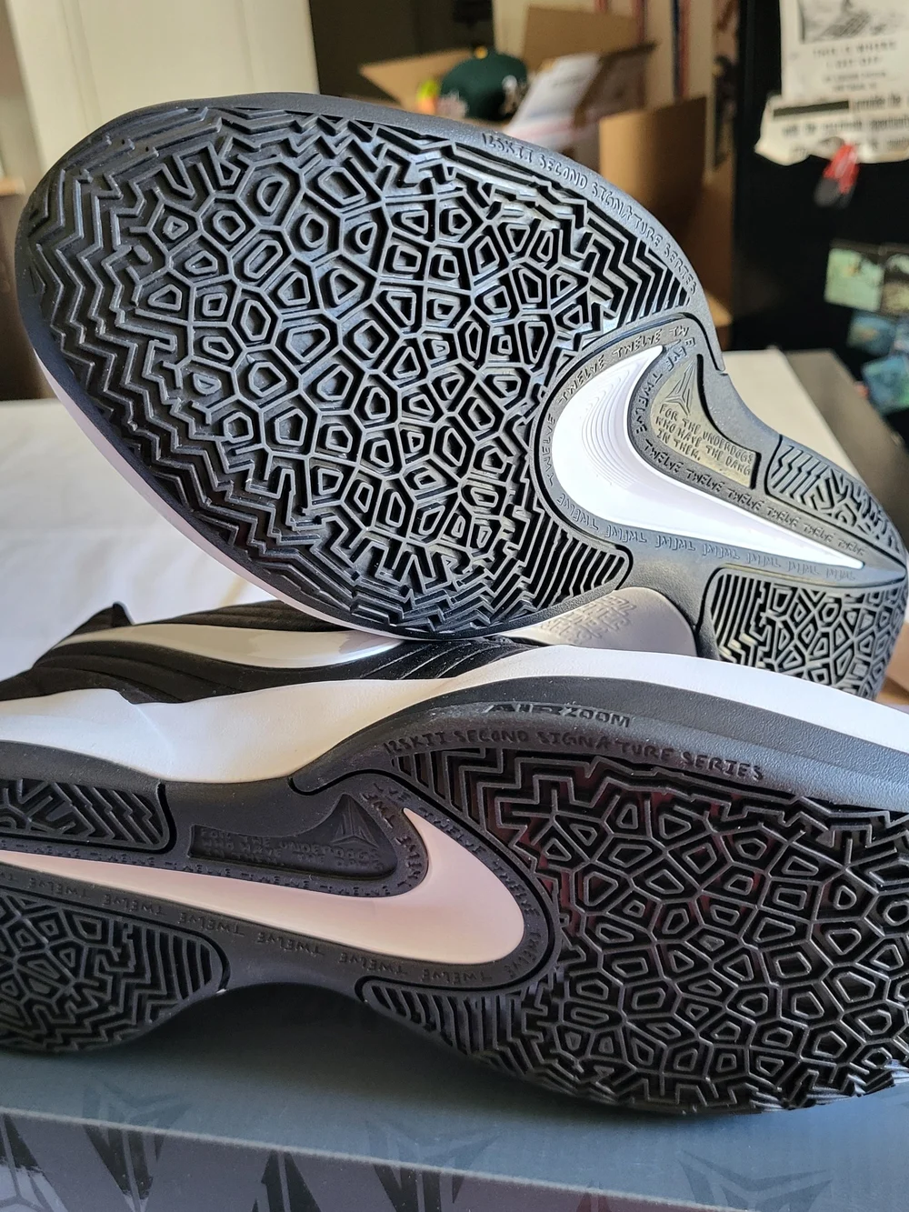 *NEW* Nike Ja 2 Basketball Shoes Black and White Low Men’s 8.5 Women's 10